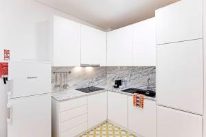 Lóios 1BR Flat Downtown by LovelyStay