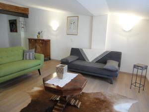 Appartement LOlivier sur le Toit 10 Place de la Liberté 84800 LʼIsle-sur-la-Sorgue Provence-Alpes-Côte d\'Azur