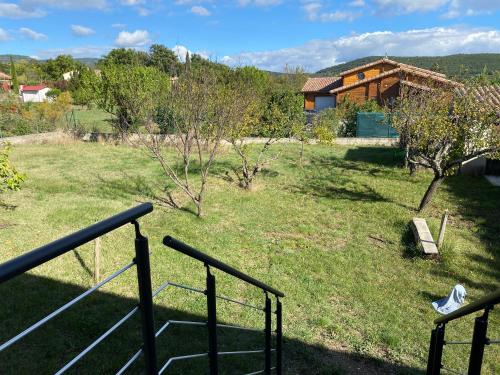 Loue appartement avec jardin