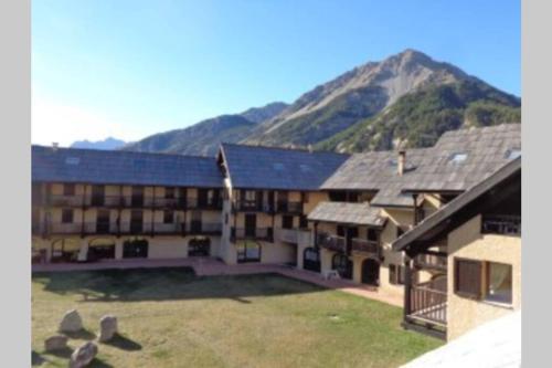 Loue studio de vacances rénové à Névache