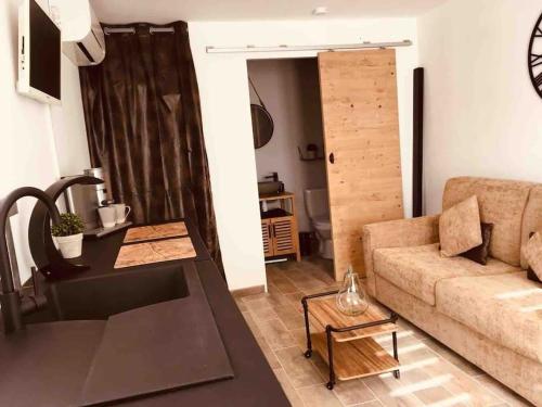 Loue studio neuf tout équipé