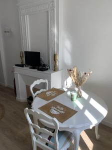 Appartement LOUIS BEAULIEU Une nuit au bord de la Garonne - WIFI RDC 5 Rue Lafargue 33210 Langon Aquitaine