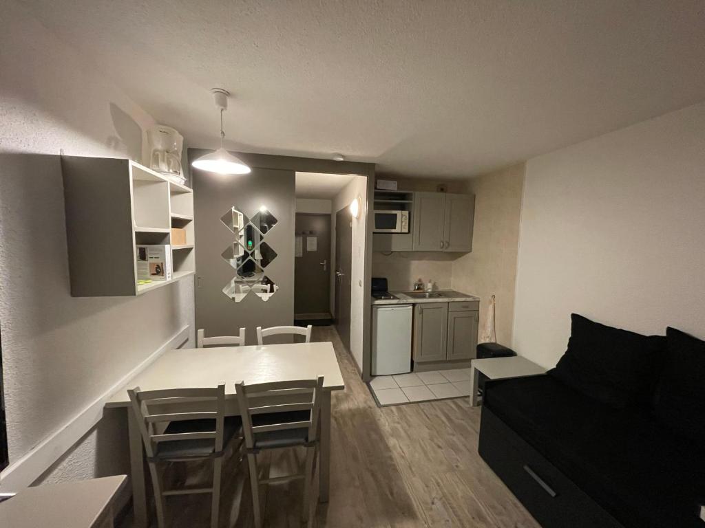 Appartement LOuréa studio 4 pers retour skis au pieds ECRINS 6 D3 Clos des Fonds 38860 Les Deux Alpes