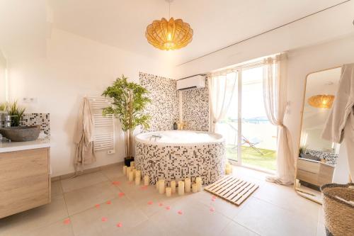 Love - Duplex avec Jaccuzzi - Balcon - Vue Mer