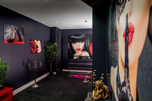 LOVE HOTEL TOULOUSE : SUITE PLAYROOM
