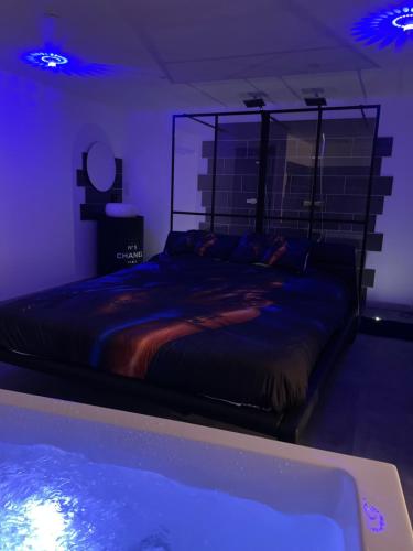 Love House \