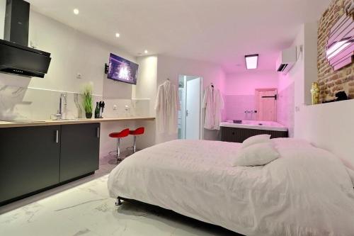 LOVE ROOM avec JACUZZI