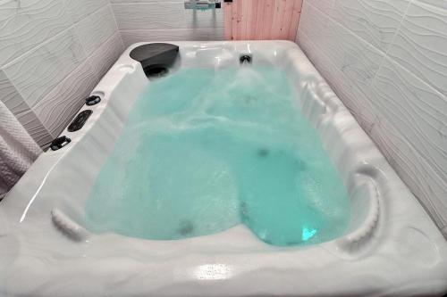 LOVE ROOM avec JACUZZI