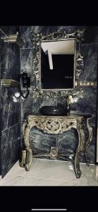 Love room Essey
