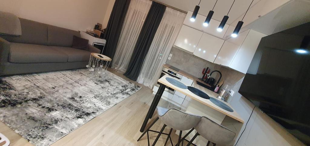 Lovely 1 bedroom vacation home with free parking. 144 Rue de France, 06000 Nice