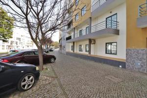 Lovely 2 -bedroom Vacation Apartment In Quarteira