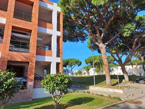 Lovely 3 Bedroom Apartment near Falésia Beach