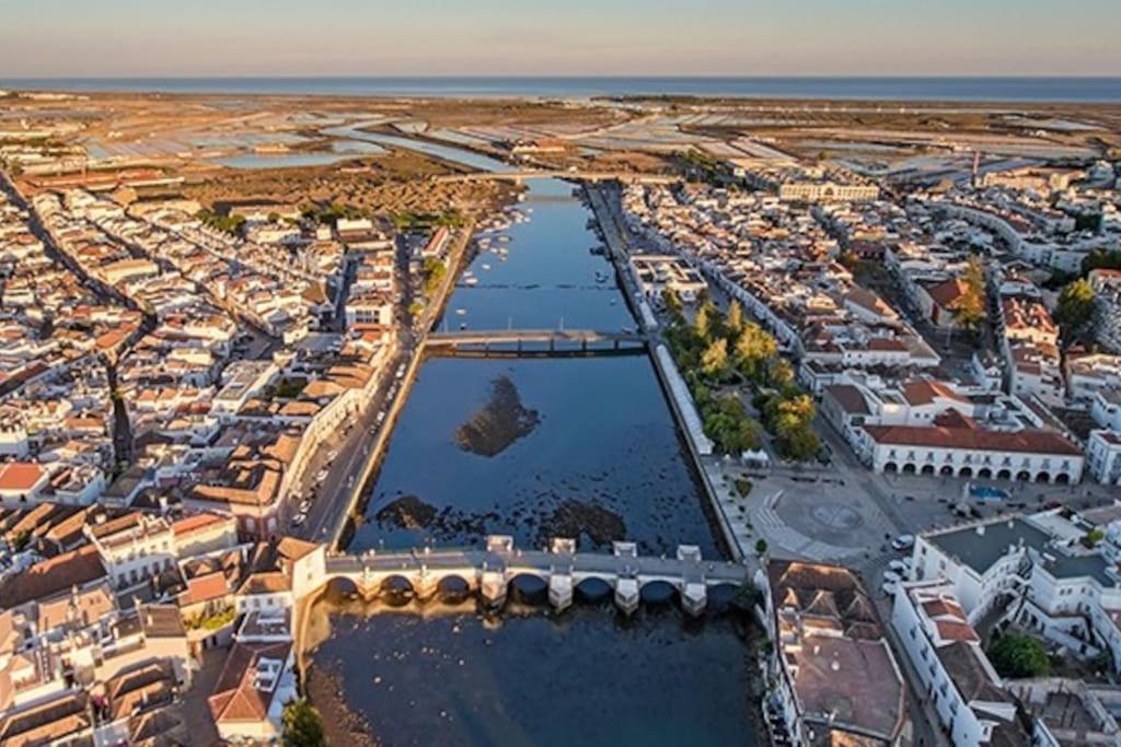 Lovely 3 bedroom apt with patio in a typical house 61 Rua Almirante Cândido dos Reis, 8800-318 Tavira