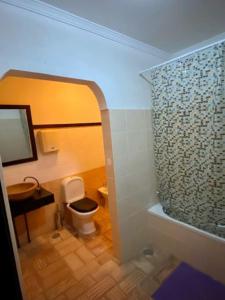 Lovely 3 bedroom apt with patio in a typical house