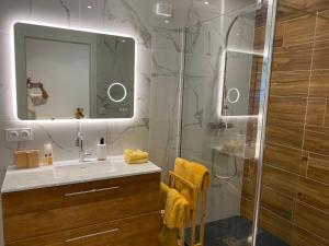 Lovely and quiet apartment with garden and parking