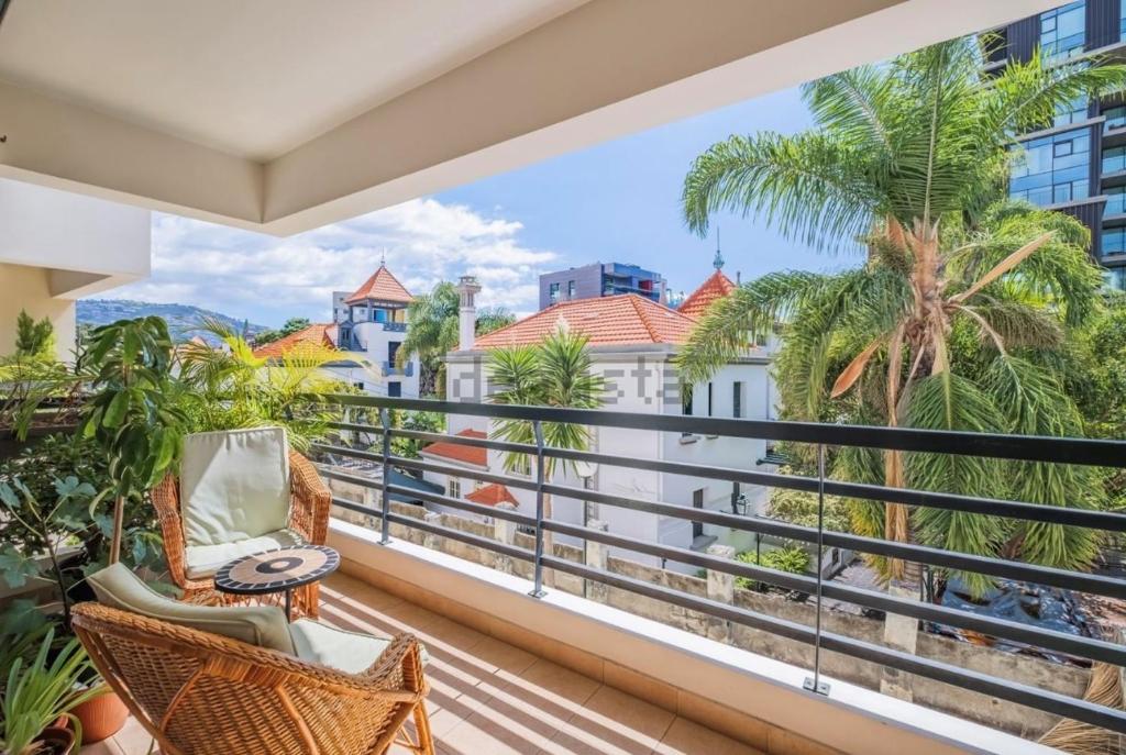 Lovely apartment at the best location in Funchal 11 Rua do Infante Santo Residencias Costa do Sol V,  entrance C, 1st floor, apartment AH, 9000-020 Funchal