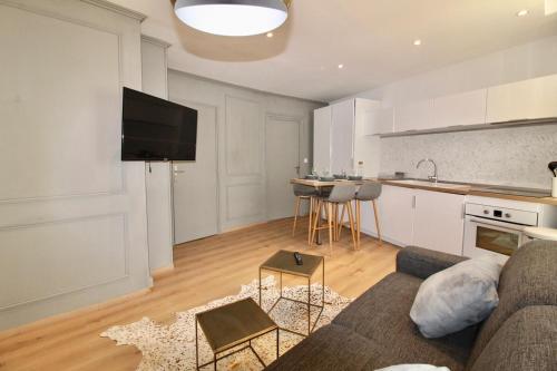 Lovely Apartment Heart of Golden Square Fiber Wifi