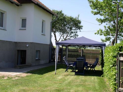 Lovely Apartment in Jennewitz with Terrace, Garden, Barbecue
