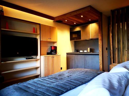 Lovely apartment in Le Mon tier les Bains with shared sauna