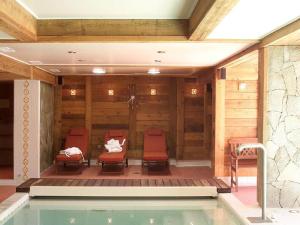 Lovely apartment in Le Mon tier les Bains with shared sauna