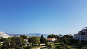 Lovely apartment in Marina Baie des Anges- Baronnet - Sew view, free parking spaces on site, restaurants, beach, supermarket