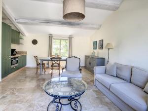 Appartement **LOVELY APARTMENT IN THE CASTLE OF LA REDORTE** Rue de la Pompe Neuve 11700 La Redorte Languedoc-Roussillon