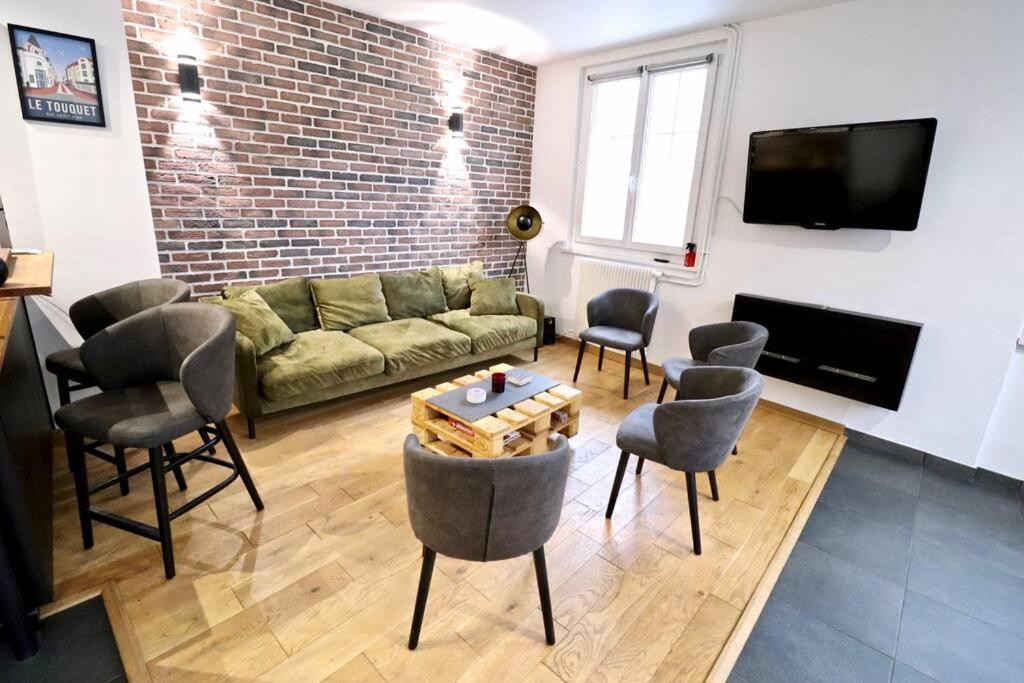 Lovely apartment in Wildsteig with furnished garden and bbq
