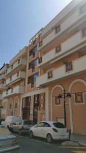 Lovely apartment near the old town -free parking!