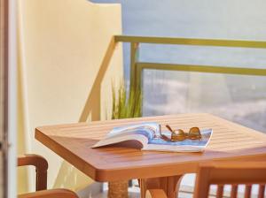 Lovely apartment with pool and sea view