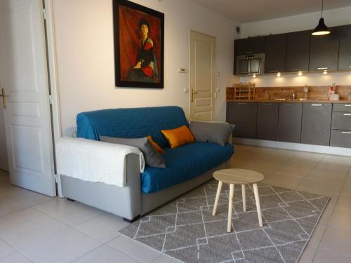 Lovely Appartement with Balcony 5min train station