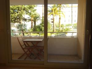 Lovely Appartement with Balcony 5min train station