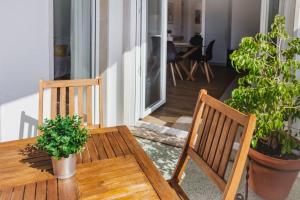 Lovely & bright renovated apt. w/ balcony in Lagos