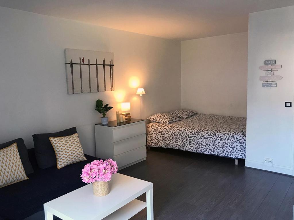 Appartement Lovely Flat Champs de Mars Eiffel 12 Rue Saint-Saëns 75015 Paris