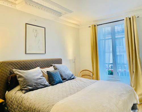 Lovely flat paris16 / partiel view Eiffel Tower