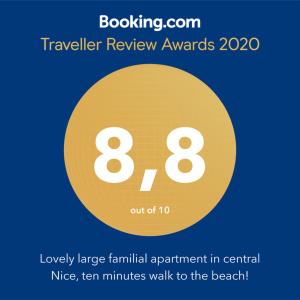 Lovely large familial apartment in central Nice, ten minutes walk to the beach!