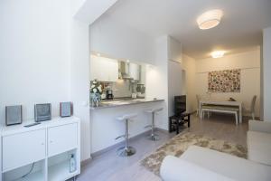 Lovely & Modern in the Center