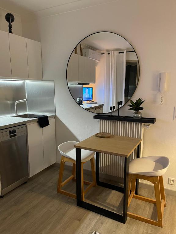 Lovely Renovated Studio Golden Square Pedestrian