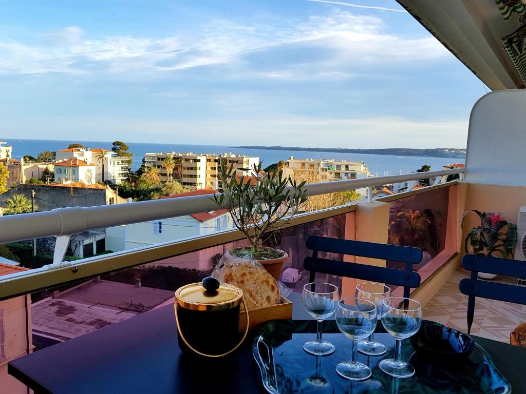 Lovely seaview flat 44 Boulevard Alexandre III, 06400 Cannes