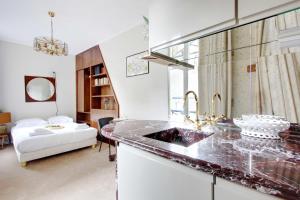 Lovely Studio - République Temple