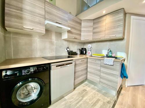 Lovely & sunny loft heart of Nice with A/C!