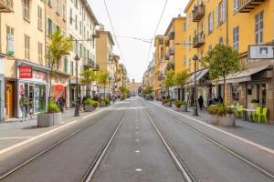 Lovely townhouse in a lively area close to the old Nice