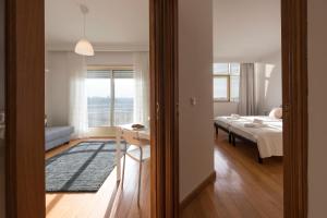 LovelyStay - 1BR Flat with Stunning Views over Porto
