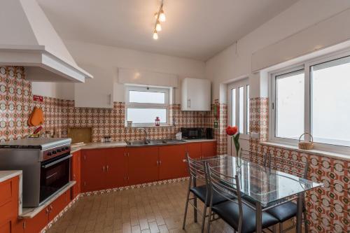 LovelyStay - 3 Bedroom Apartment in Vila Do Bispo