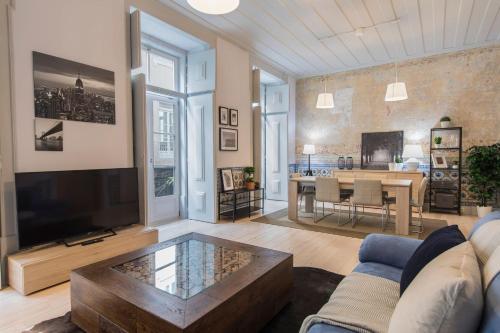 LovelyStay - 3 Bedroom Downtown Wonderwall