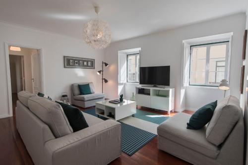 LovelyStay - Bica Patio Duplex