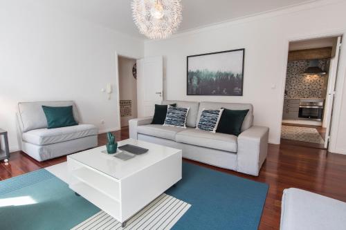 LovelyStay - Bica Patio Duplex