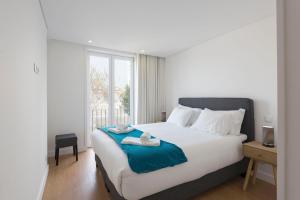LovelyStay - Central Flat w/ AC & Balcony