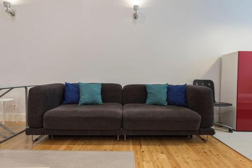 LovelyStay - Downtown Cosy Wonder
