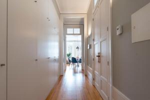 LovelyStay - Flower Stylish Apartment