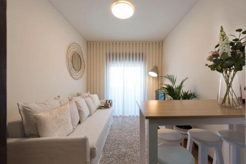 LovelyStay - Genuine Bonfim Balcony Flat